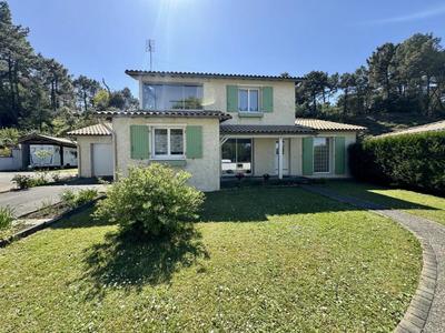 Maison - 163 m² - 6 pièces