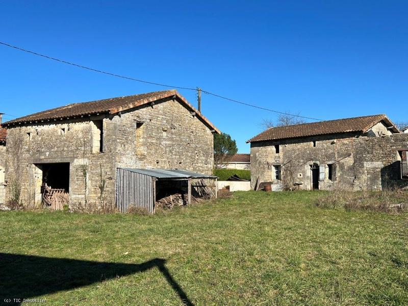 Maison en pierre - 1 859 m² - 4 pièces