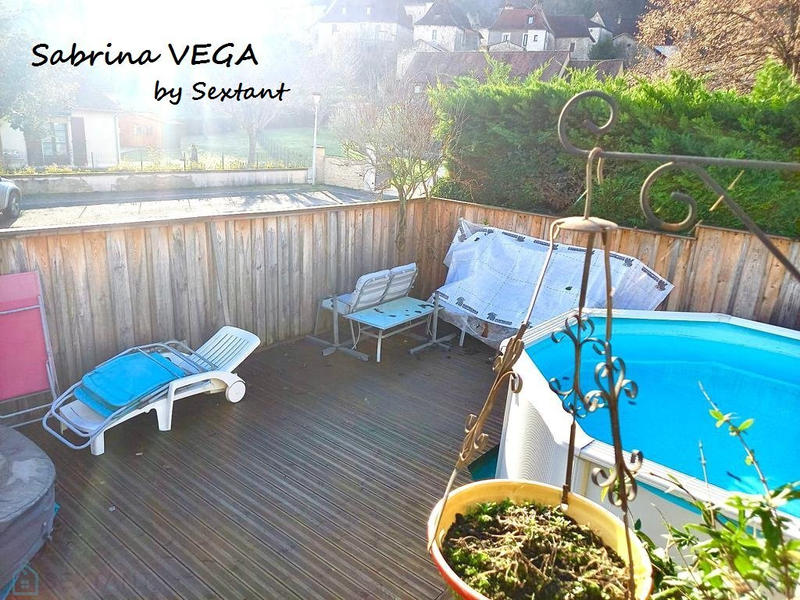 Maison - 225 m² - 19 pièces