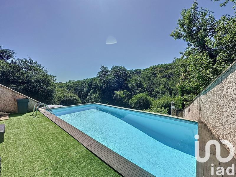 Maison - 234 m² - 8 pièces