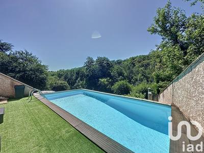 Maison - 234 m² - 8 pièces