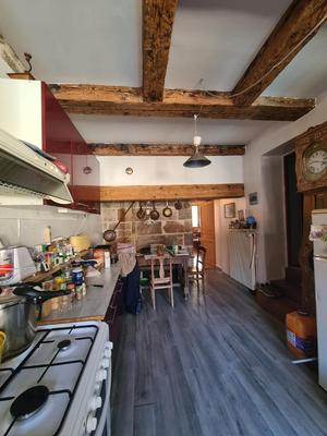 Maison - 203 m² - 9 pièces