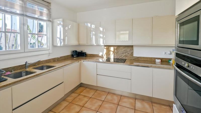 Appartement - 74 m² - 2 pièces