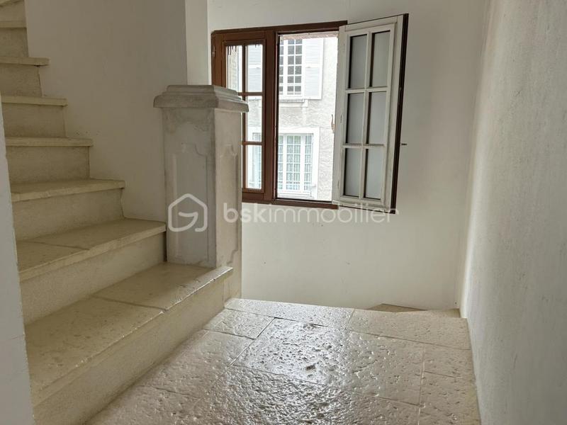 Maison - 180 m² - 8 pièces