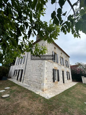 Maison - 270 m² - 9 pièces