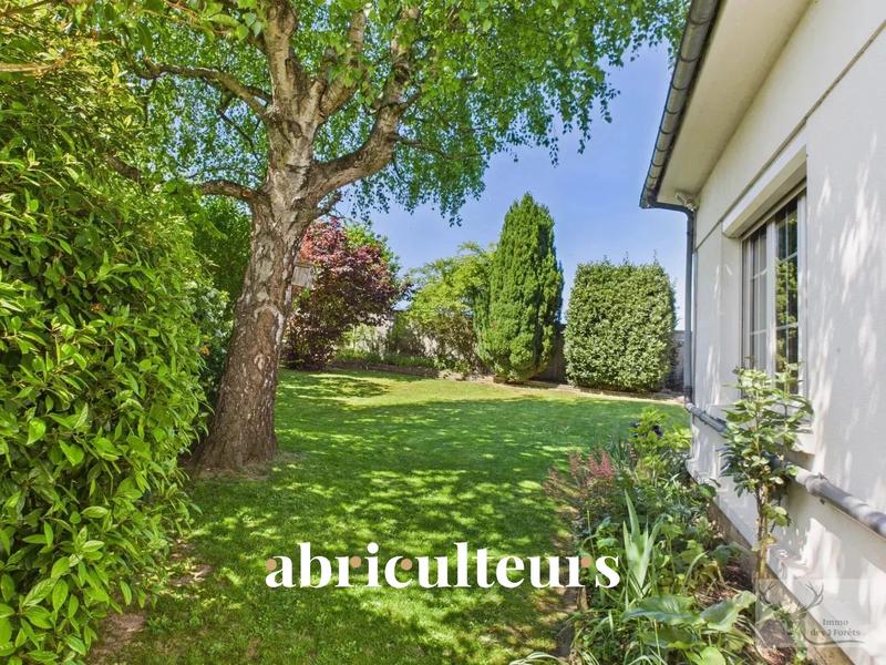 Maison - 200 m² - 11 pièces