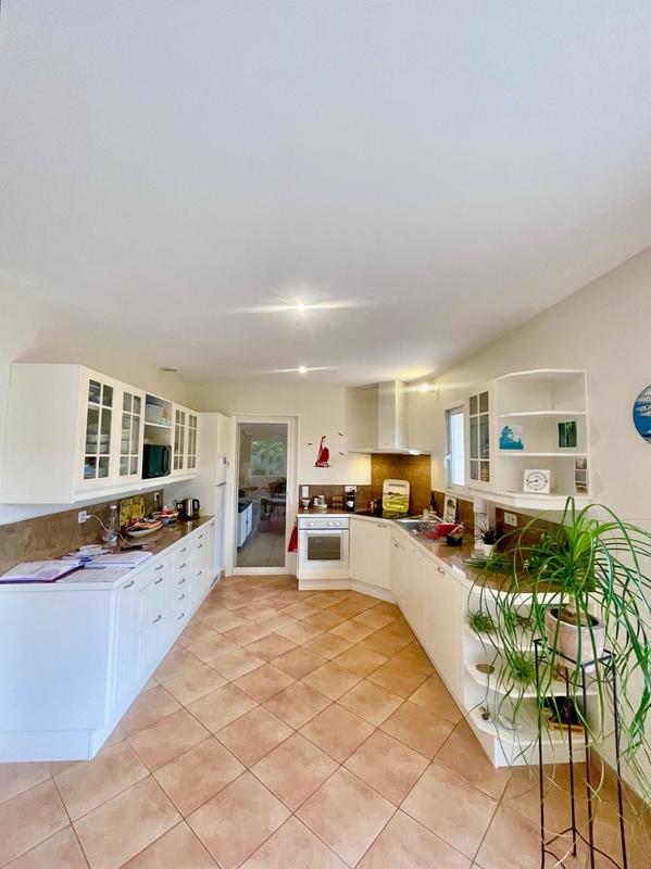 Maison - 180 m² - 6 pièces