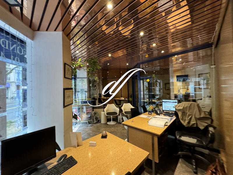 Local commercial - 45 m² - 3 pièces