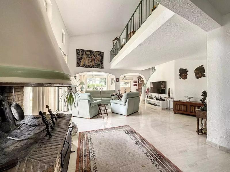 Villa - 320 m² - 10 pièces