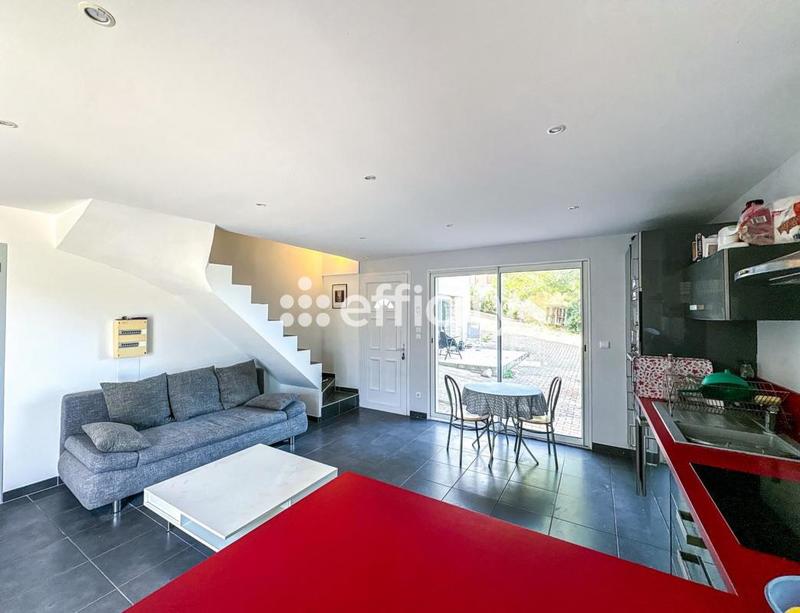 Maison - 248 m² - 11 pièces