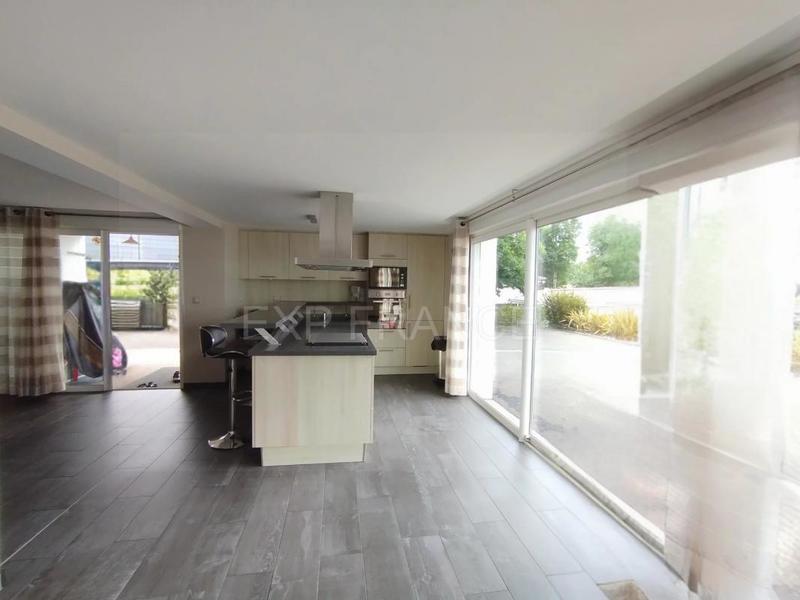 Maison - 254 m² - 10 pièces