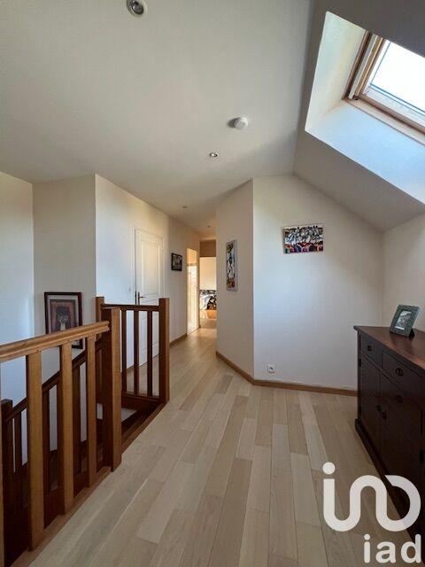 Maison - 204 m² - 7 pièces