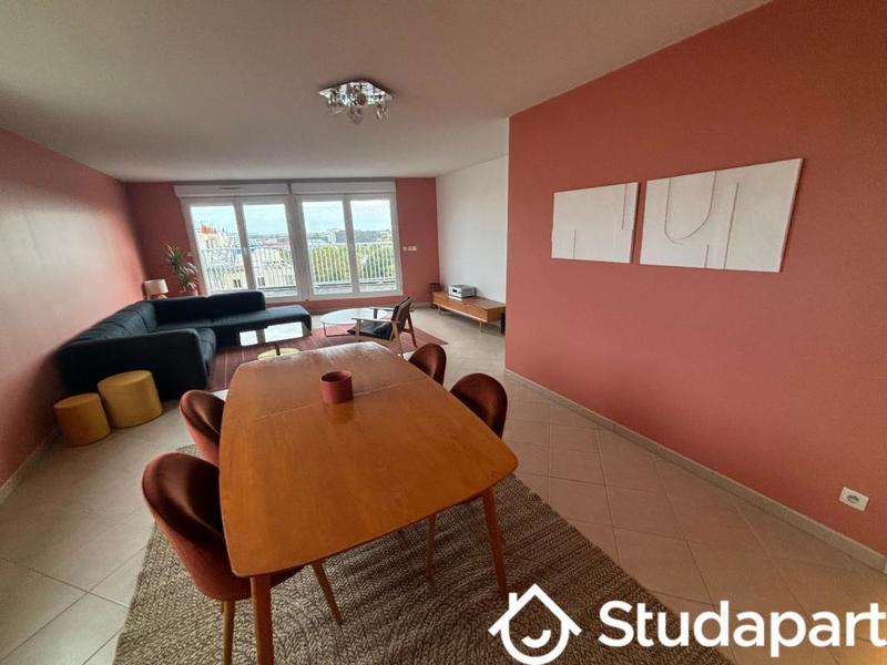 Chambre - 11 m² - 1 pièce