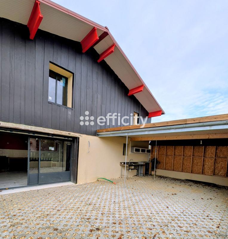 Maison - 250 m² - 7 pièces