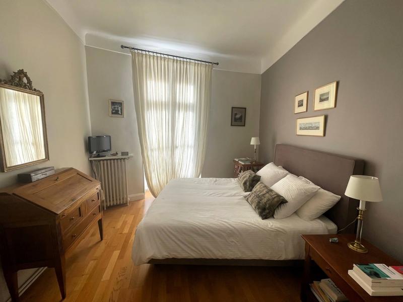 Maison - 375 m² - 11 pièces