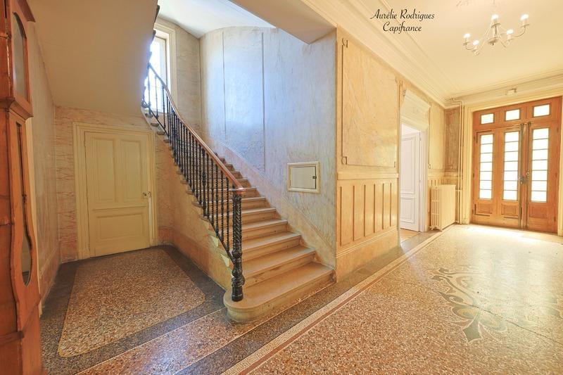 Propriété - 370 m² - 14 pièces