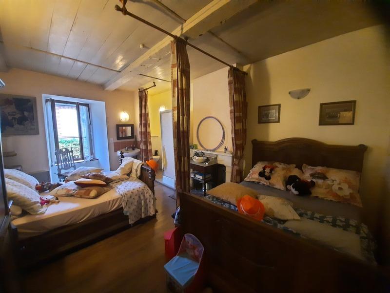 Maison de village - 205 m² - 8 pièces