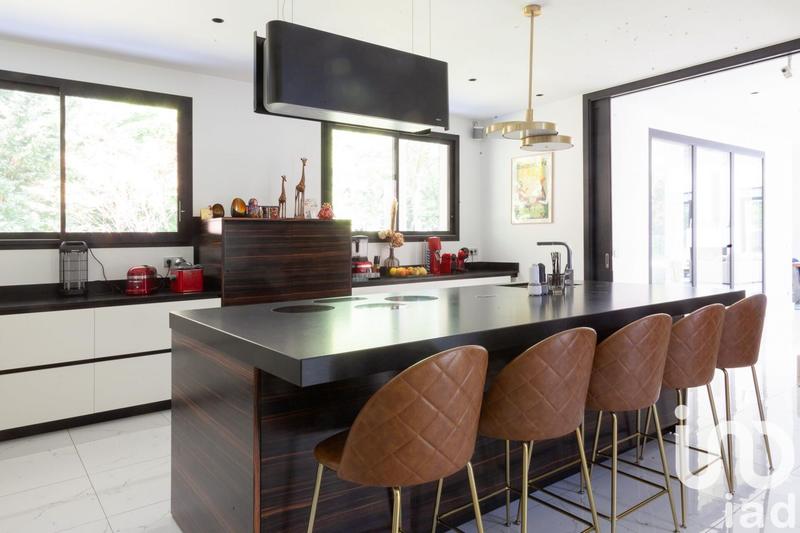 Maison de maîtres - 695 m² - 16 pièces