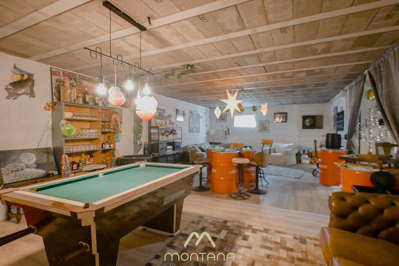 Maison - 225 m² - 7 pièces