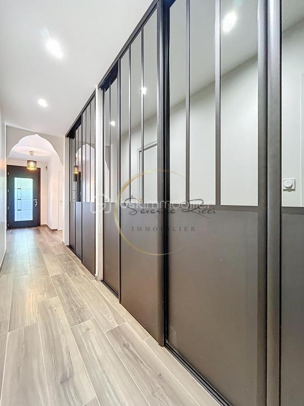 Villa - 170 m² - 6 pièces