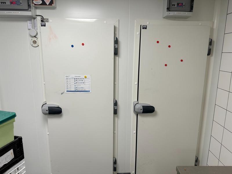 Local commercial - 238 m² - 4 pièces