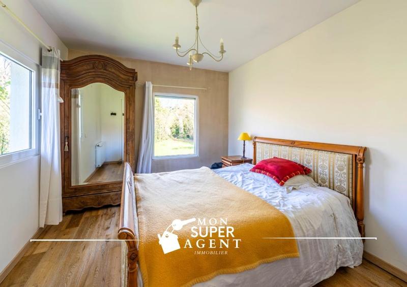 Maison - 202 m² - 7 pièces