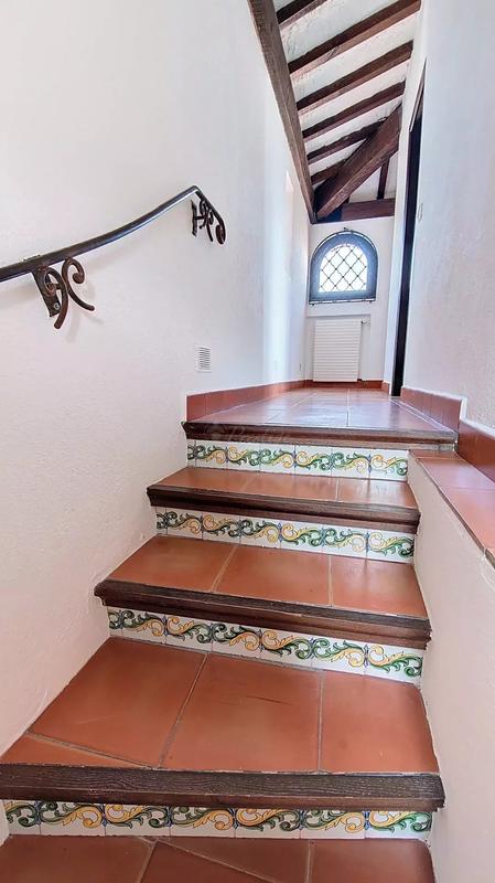 Maison - 206 m² - 9 pièces