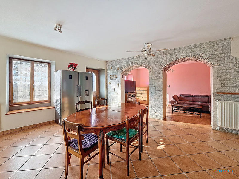 Maison - 195 m² - 7 pièces