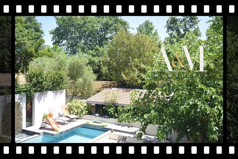 Villa - 240 m² - 10 pièces