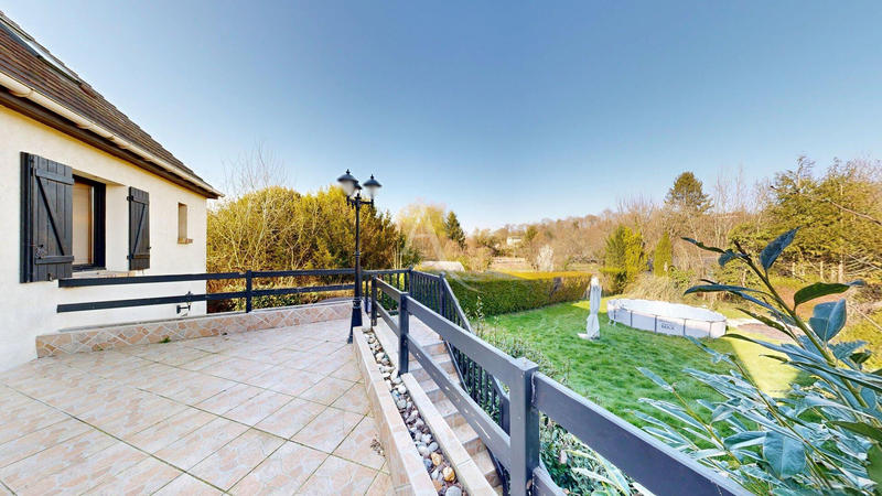 Maison - 96 m² - 5 pièces