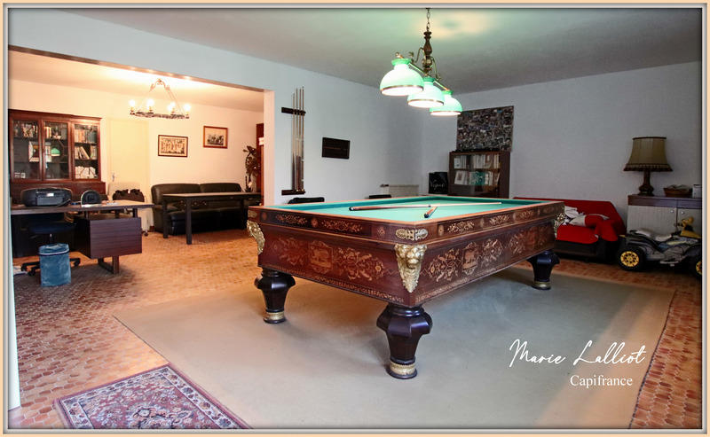 Maison - 343 m² - 12 pièces