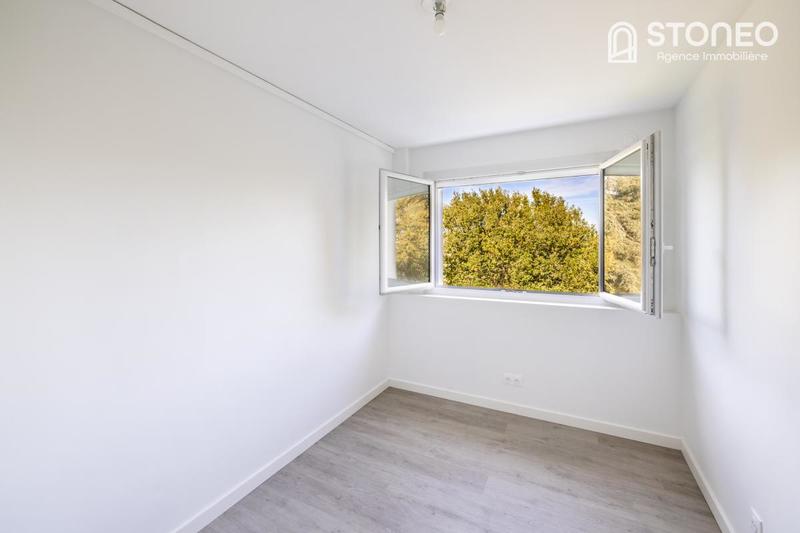 Appartement ancien - 80 m² - 4 pièces