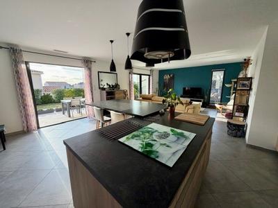 Villa - 137 m² - 5 pièces