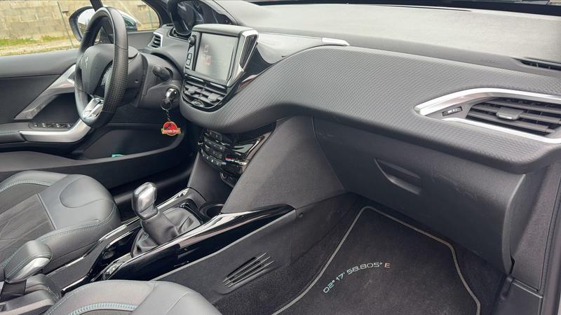 Peugeot 2008 1.2 PureTech 110 Crossway - Entretien constructeur