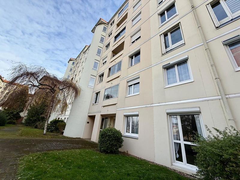 Appartement - 97 m² - 5 pièces