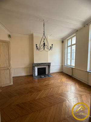 Maison - 209 m² - 9 pièces