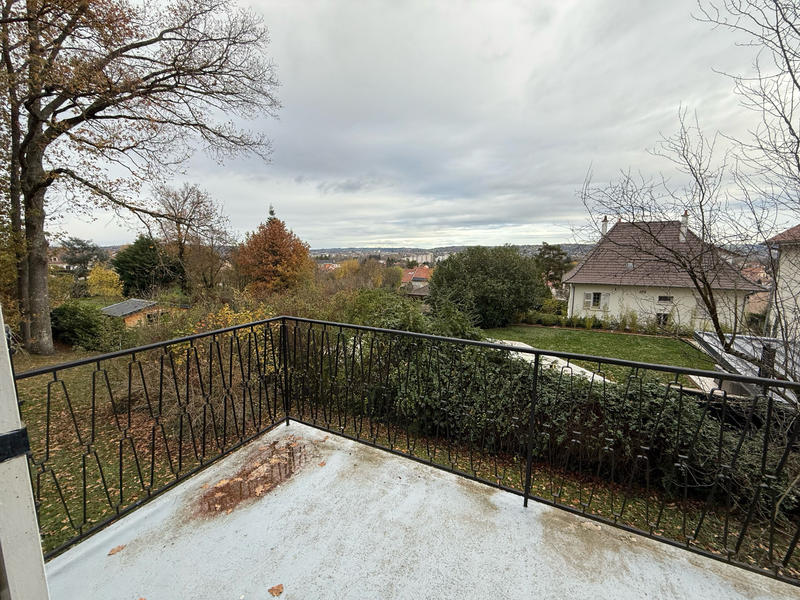 Maison - 181 m² - 7 pièces