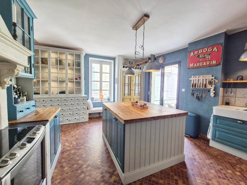 Maison - 180 m² - 6 pièces