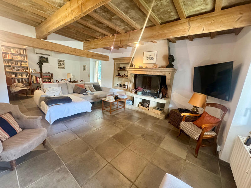 Mas - 250 m² - 6 pièces