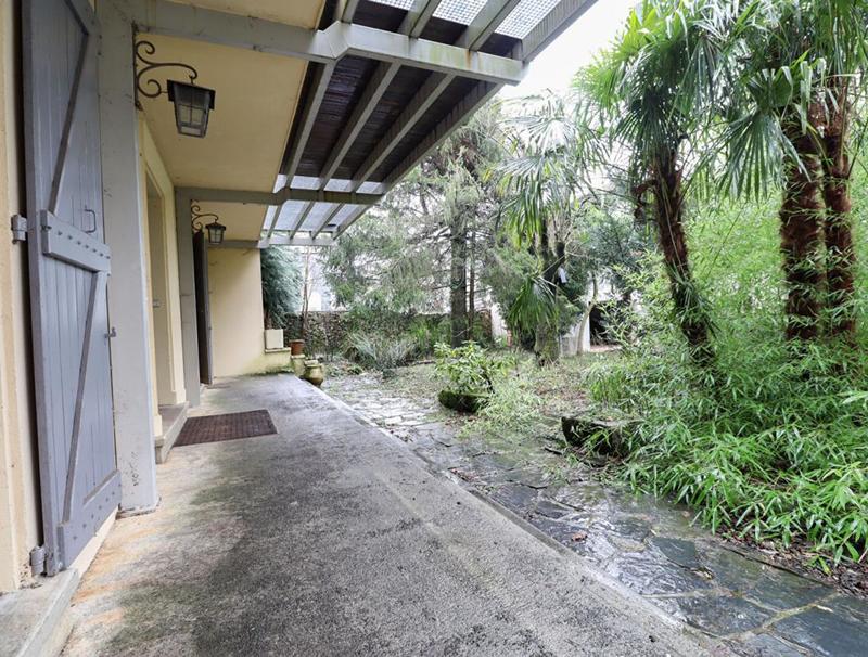 Maison - 298 m² - 9 pièces