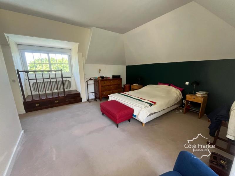 Propriété - 236 m² - 8 pièces