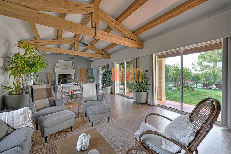 Villa - 215 m² - 8 pièces