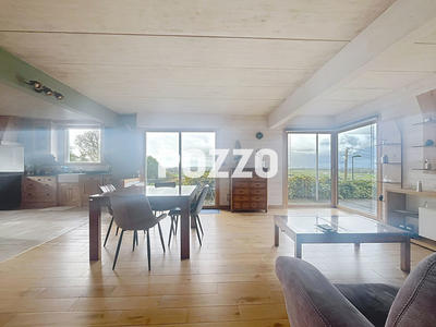 Maison - 202 m² - 7 pièces