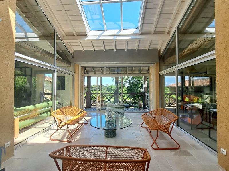 Maison - 362 m² - 9 pièces