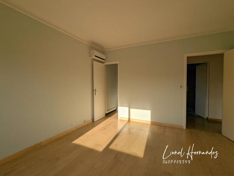 Appartement - 176 m² - 6 pièces