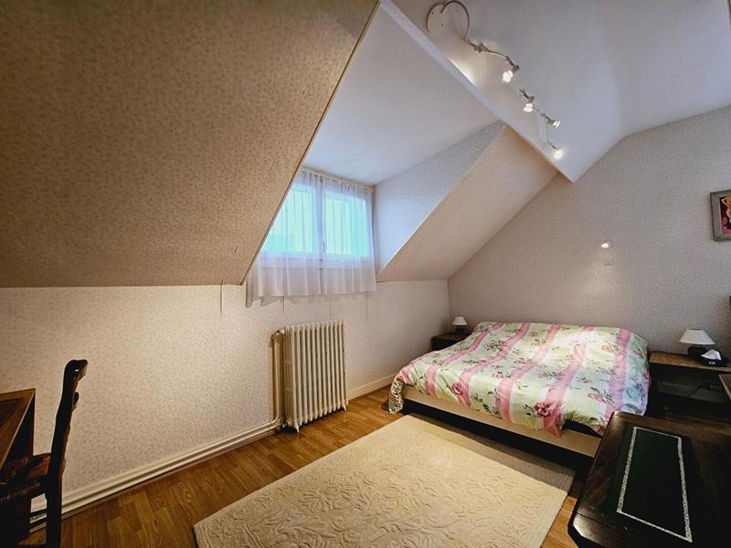 Maison - 229 m² - 9 pièces