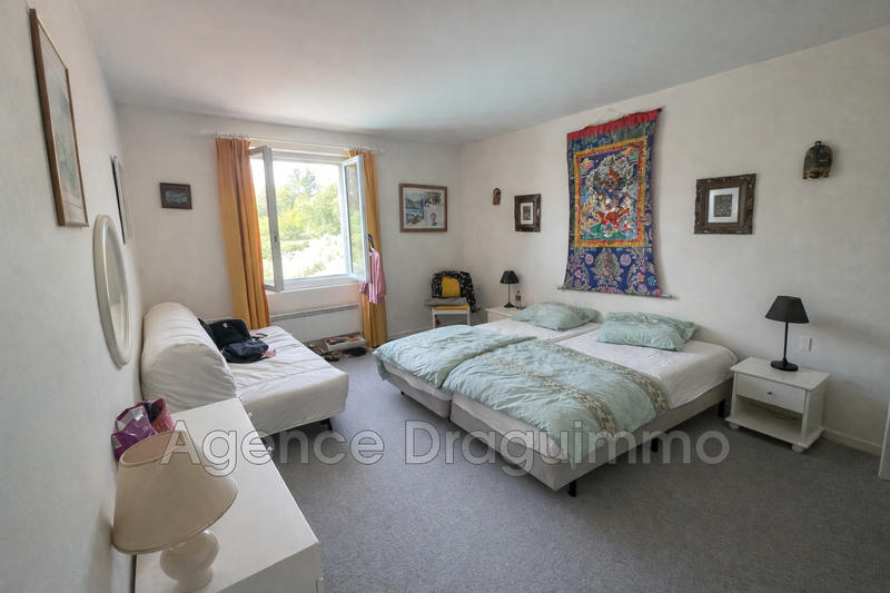 Maison - 218 m² - 6 pièces