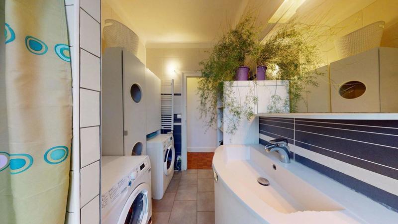 Appartement - 100 m² - 5 pièces