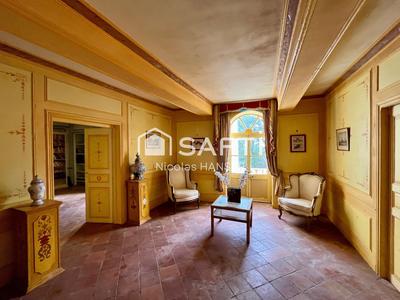 Maison - 1 000 m² - 22 pièces