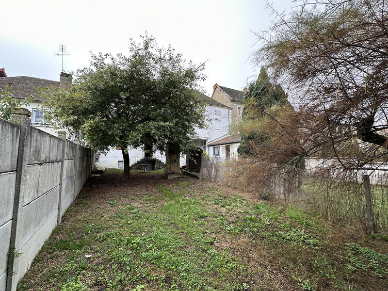 Maison - 240 m² - 12 pièces